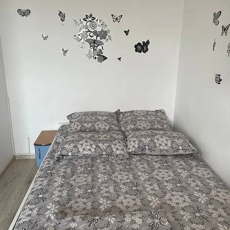 Ianis Apartment *